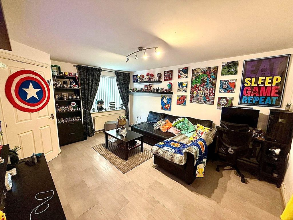 Property photo 2 of 9