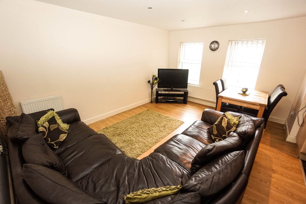 Property photo 3 of 7 Photo7