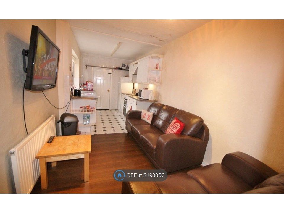 Property photo 3 of 18