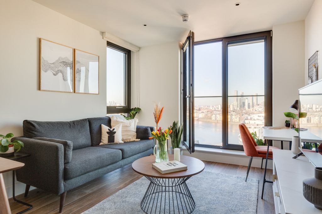 Property photo 1 of 9