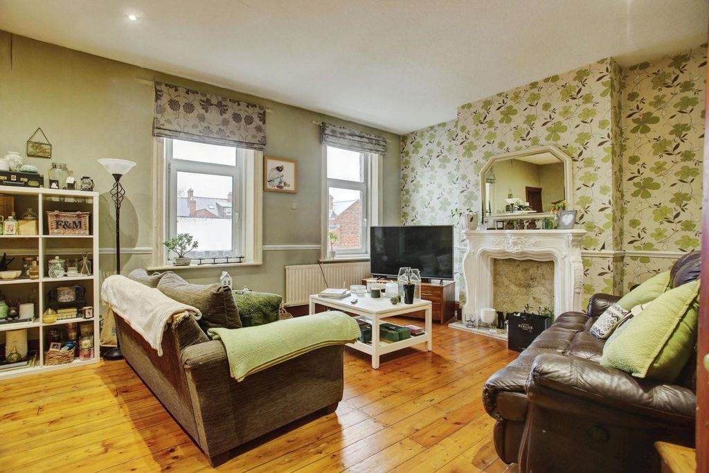 Property photo 2 of 11 Pbox-Img.Jpg