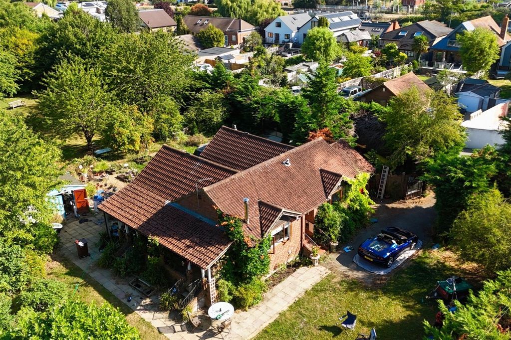 Property photo 1 of 17 Exterior