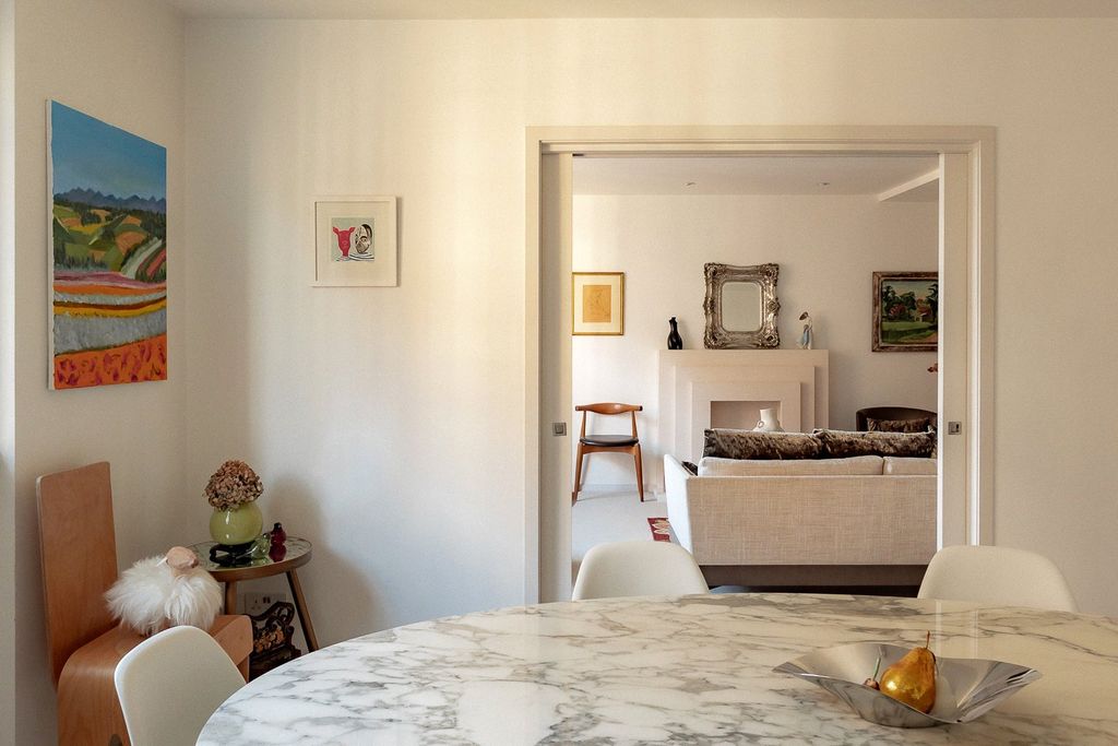 Property photo 3 of 10 Dining Room