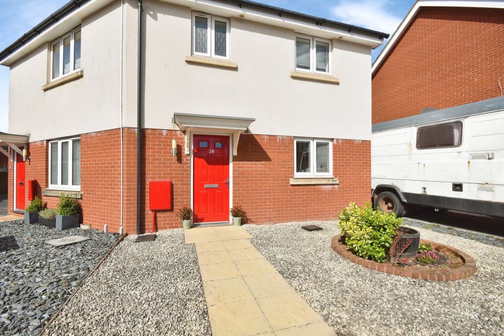 Property photo 2 of 20