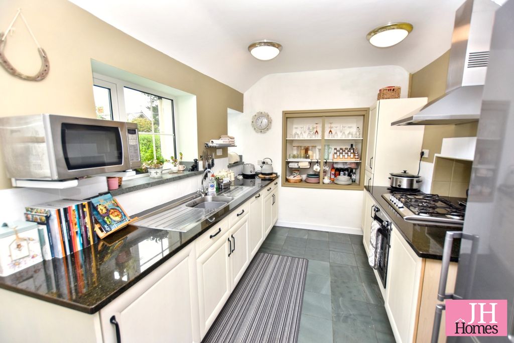 Property photo 3 of 23