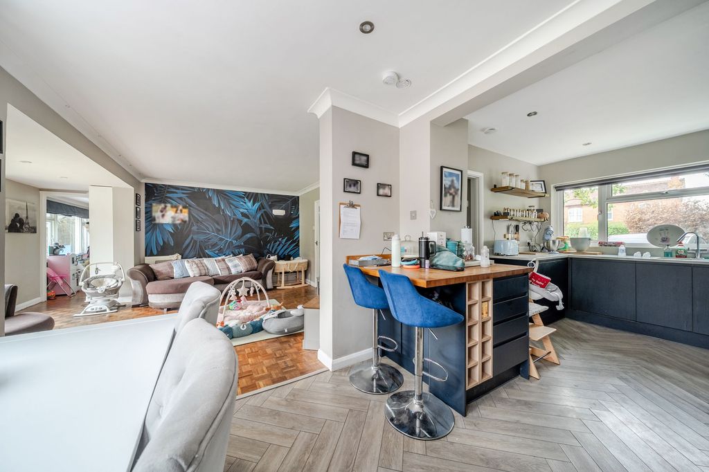 Property photo 3 of 20