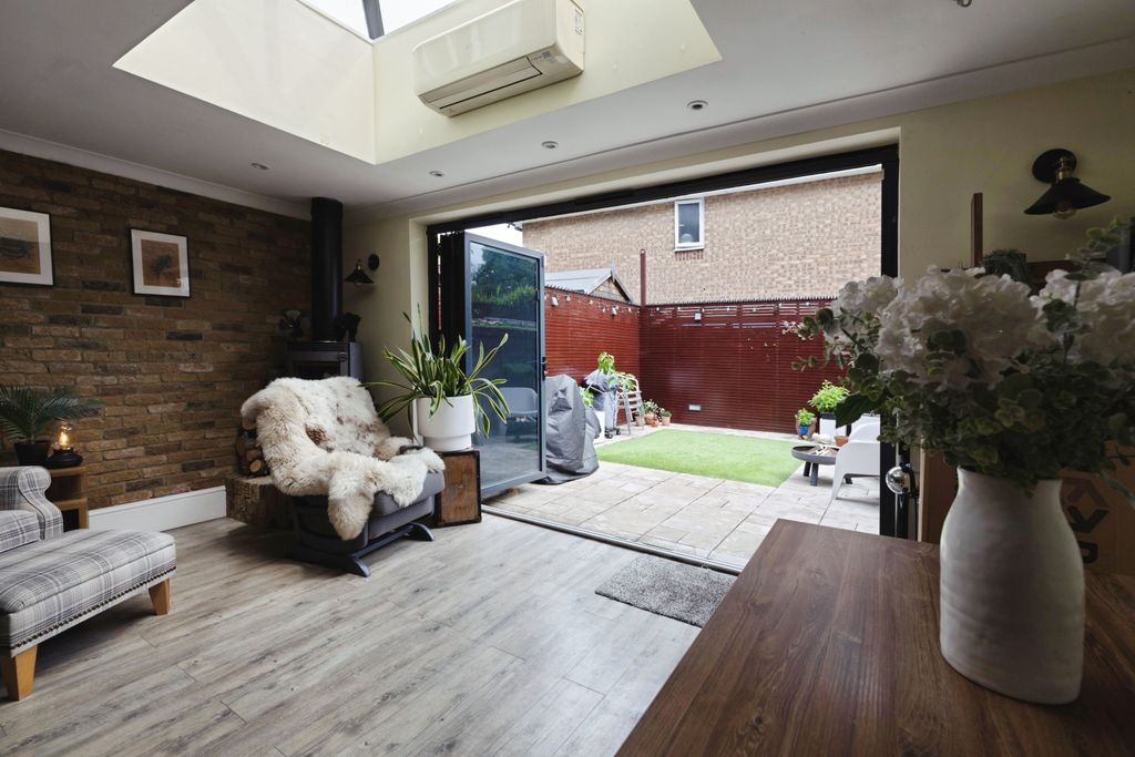 Property photo 2 of 20 Img_6484