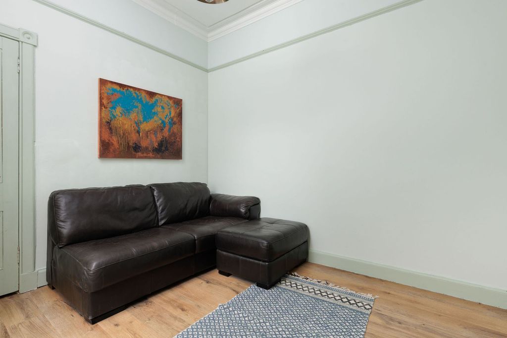 Property photo 3 of 25