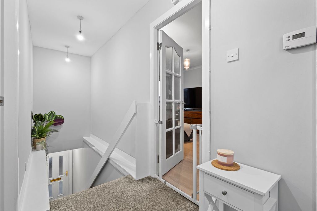 Property photo 3 of 25