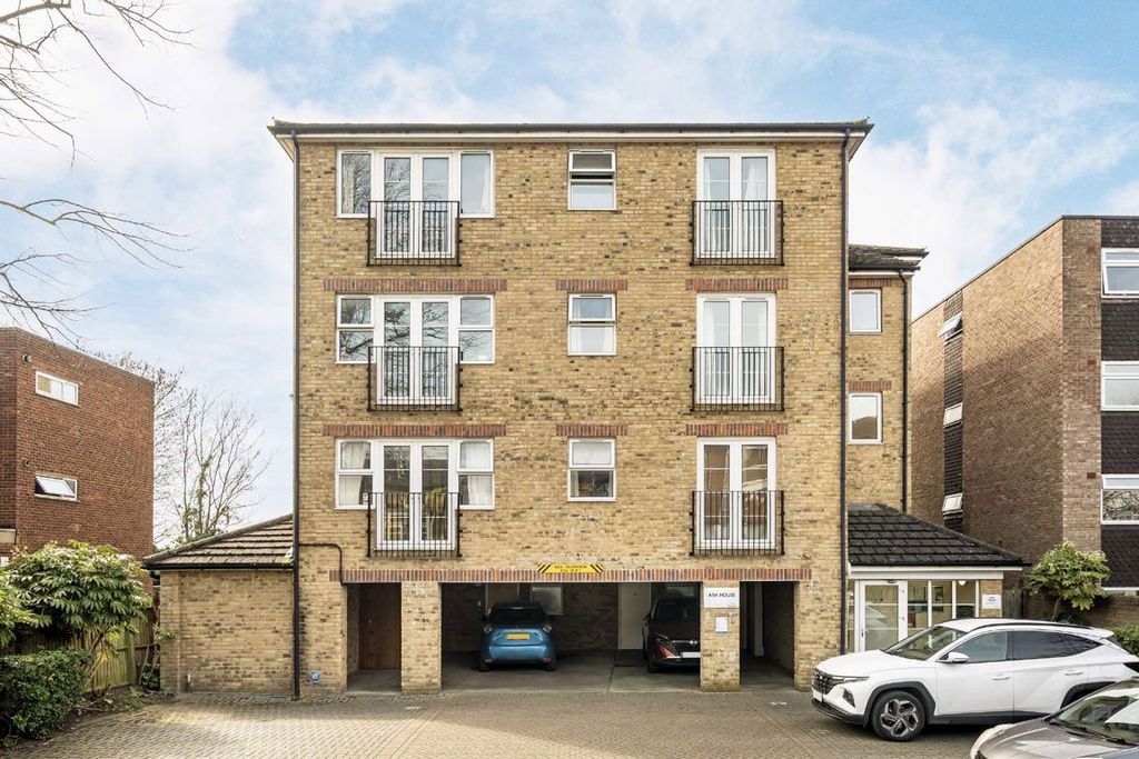 Property photo 1 of 8