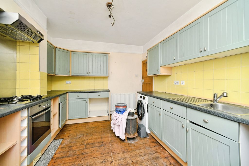Property photo 3 of 19