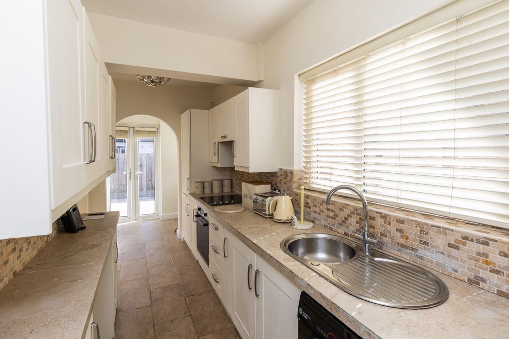 Property photo 3 of 18 Img_1006