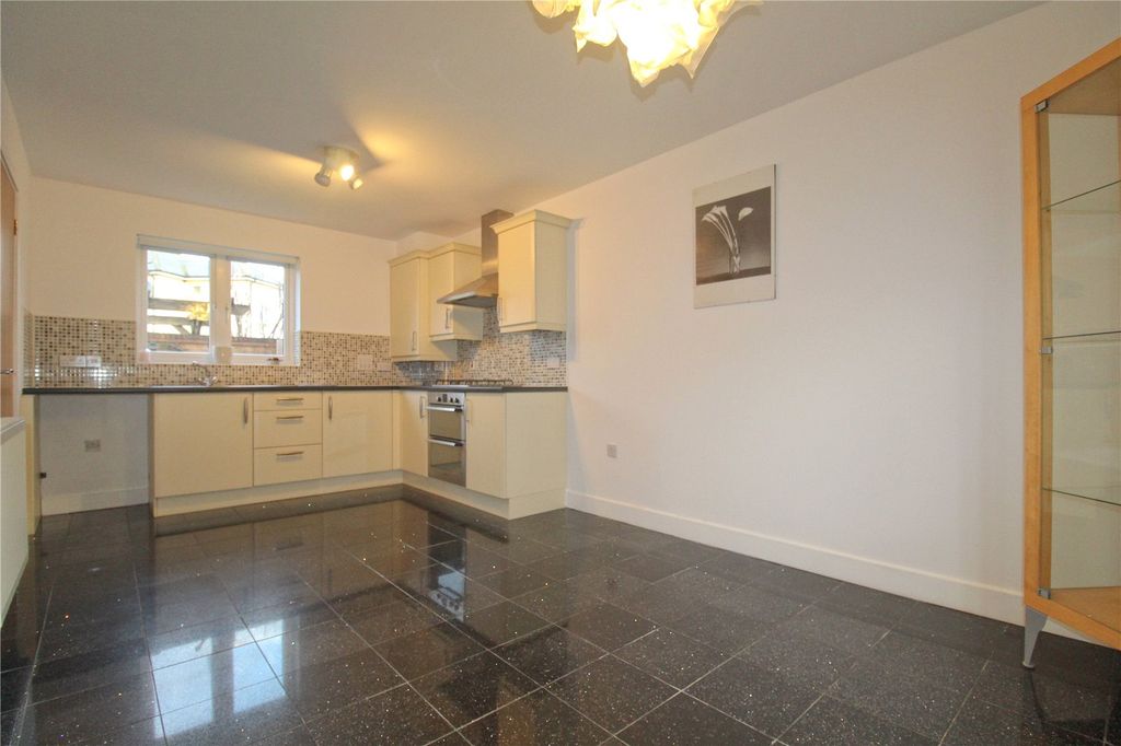 Property photo 3 of 22 Picture No. 13