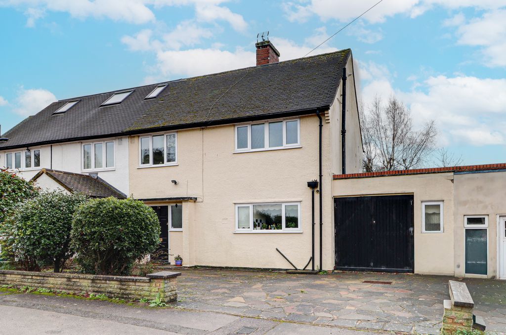 Property photo 1 of 17 Front