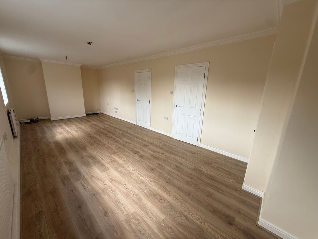 Property photo 3 of 14 Bedroom 1