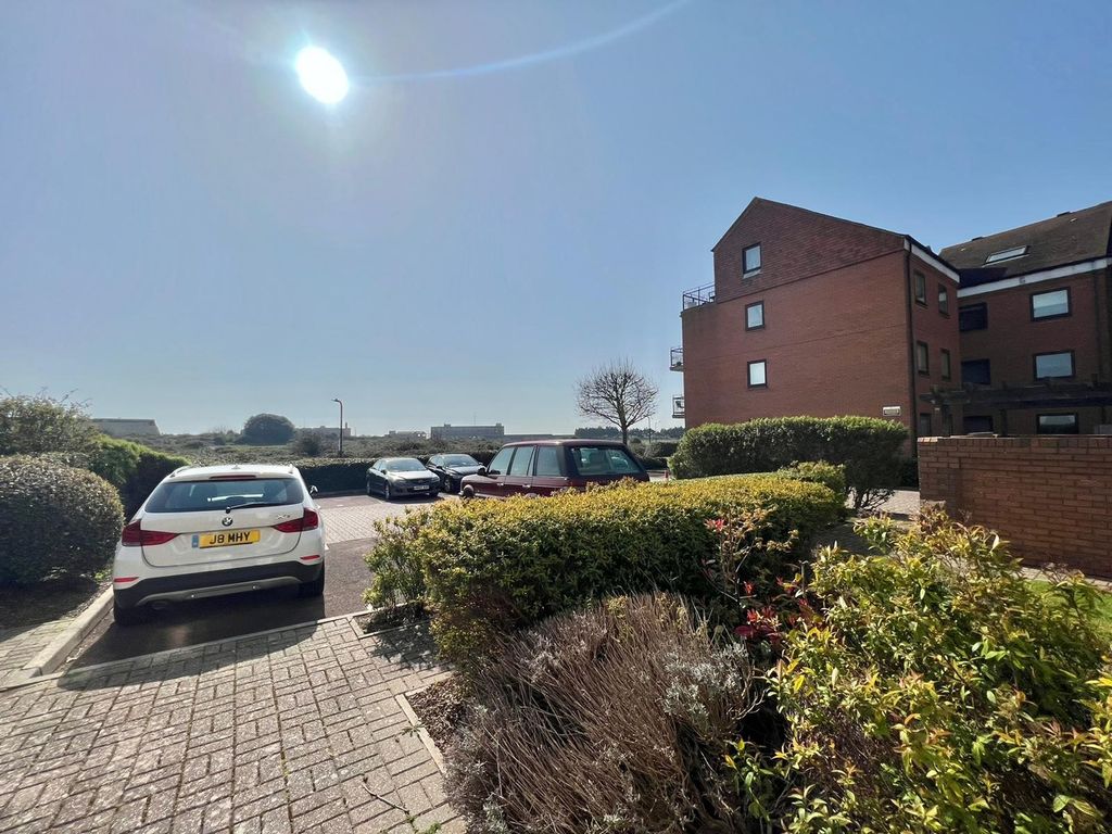 Property photo 2 of 12