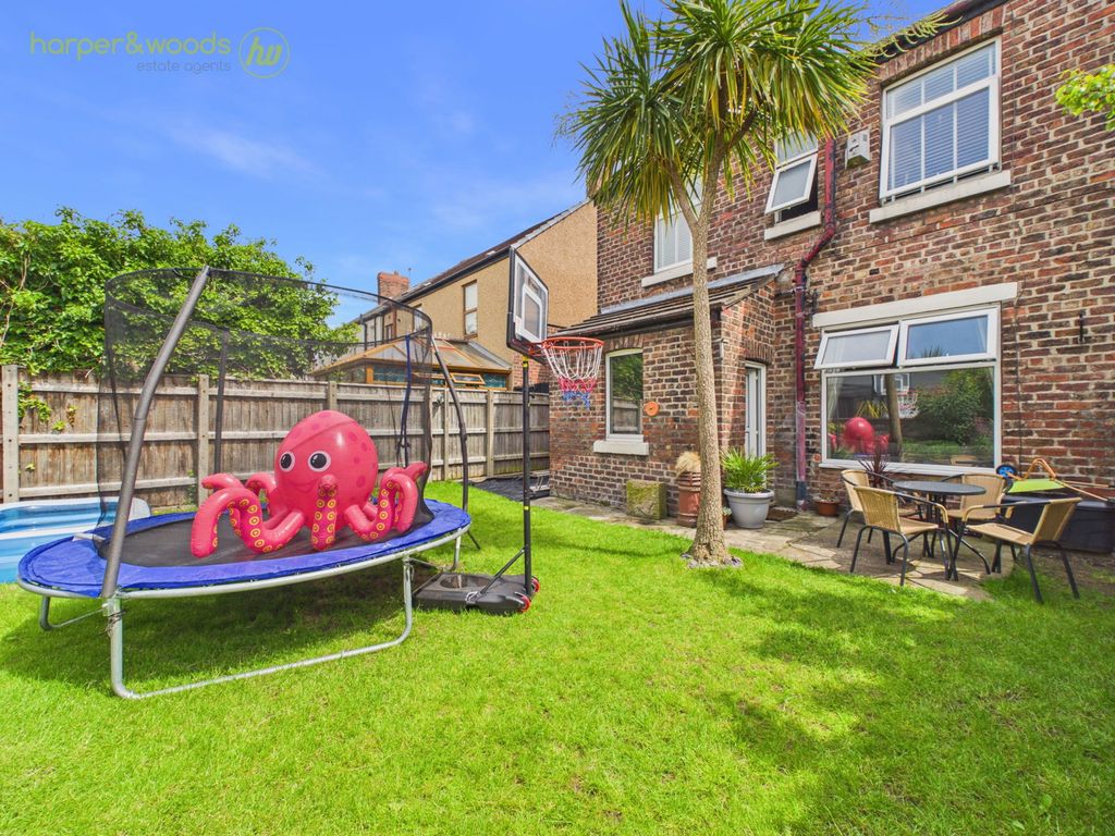 Property photo 3 of 36