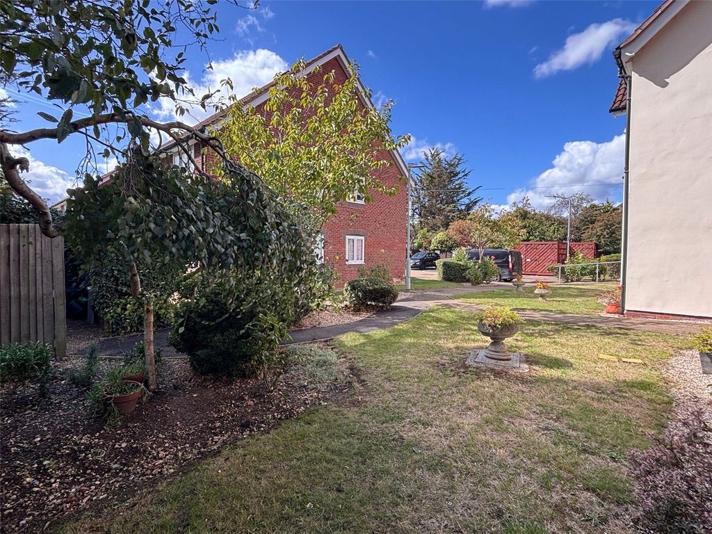 Property photo 2 of 15 Picture No. 24