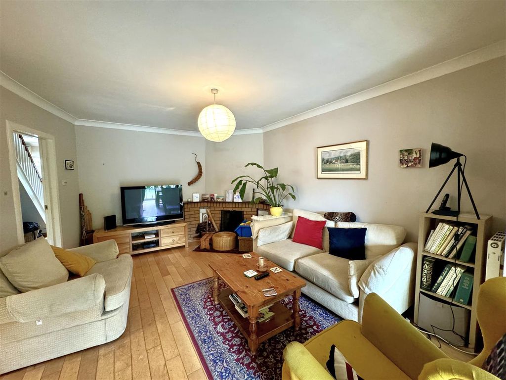 Property photo 2 of 26 Living Room