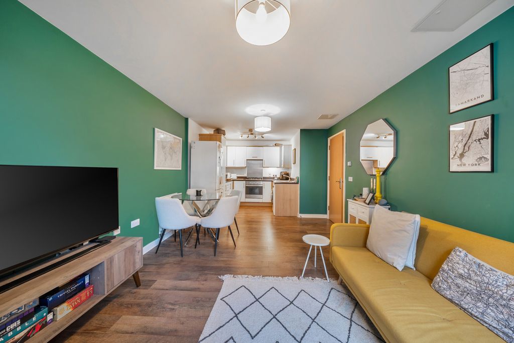 Property photo 2 of 20 1400637-8-696769B...