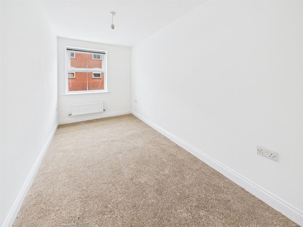 Property photo 3 of 6 Cam03736G0-Pr0203-Still011.Jpg