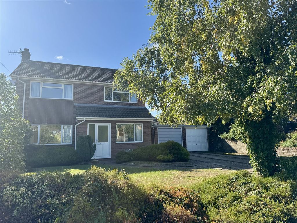 Property photo 1 of 20 Mounton Road