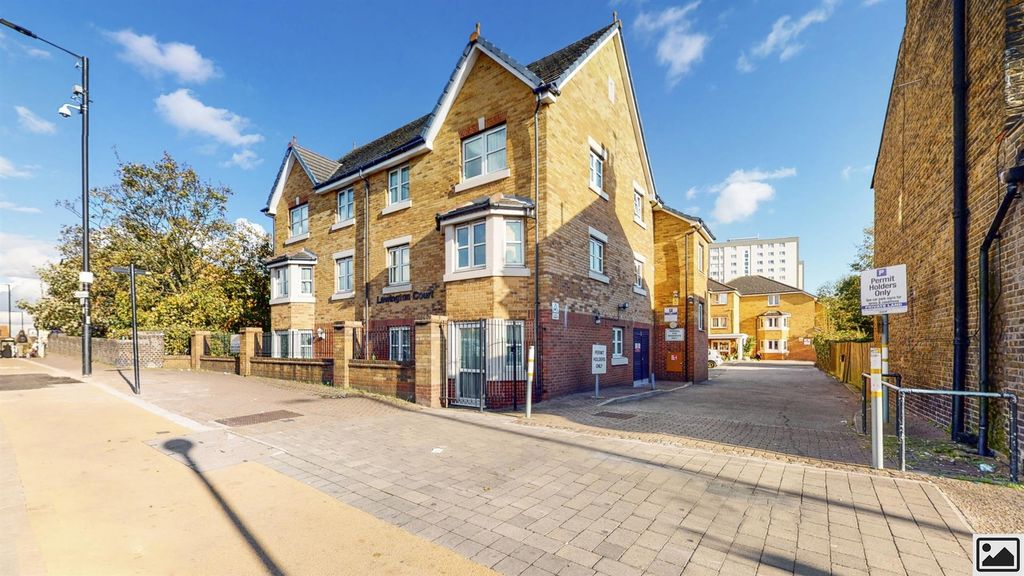 Property photo 1 of 11 Lewington_Court_591_Hertford_Road_En3_5Up_11022021
