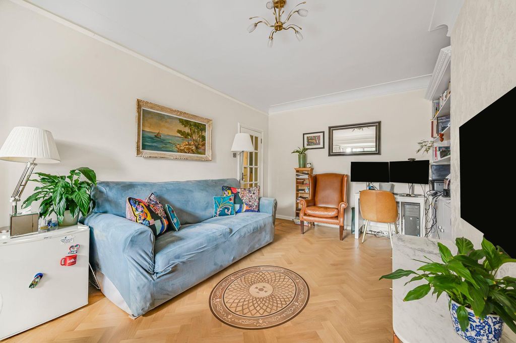 Property photo 2 of 9