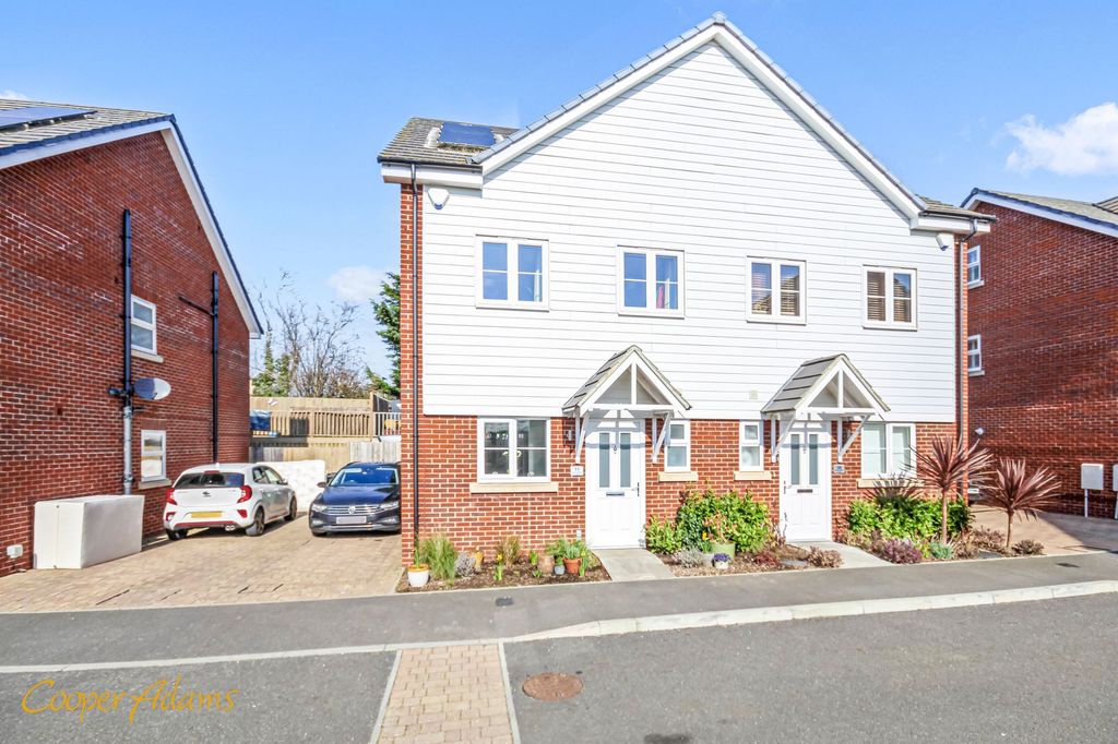 Property photo 1 of 17 Front