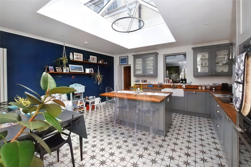 Property photo 2 of 23 Picture No. 02