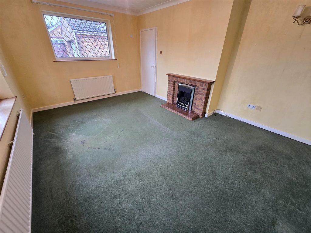 Property photo 3 of 10 Lounge