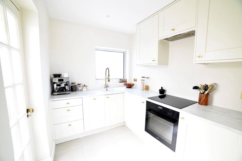 Property photo 2 of 13 Kitchen