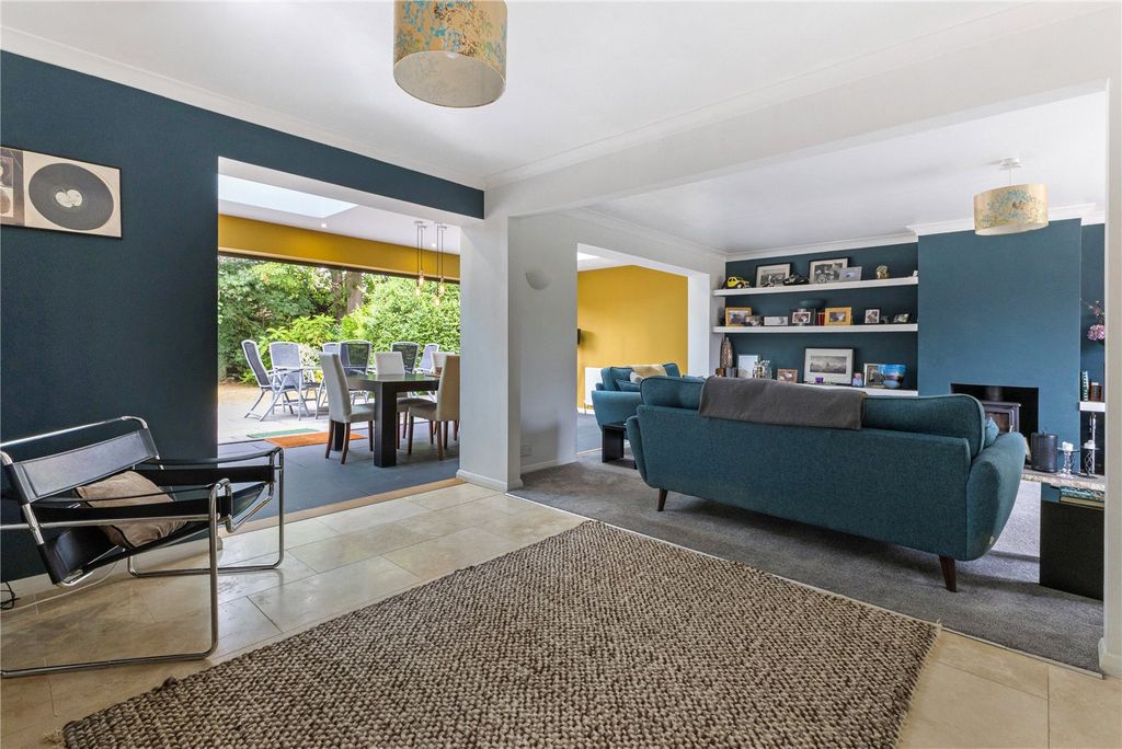 Property photo 2 of 14 Sitting Room
