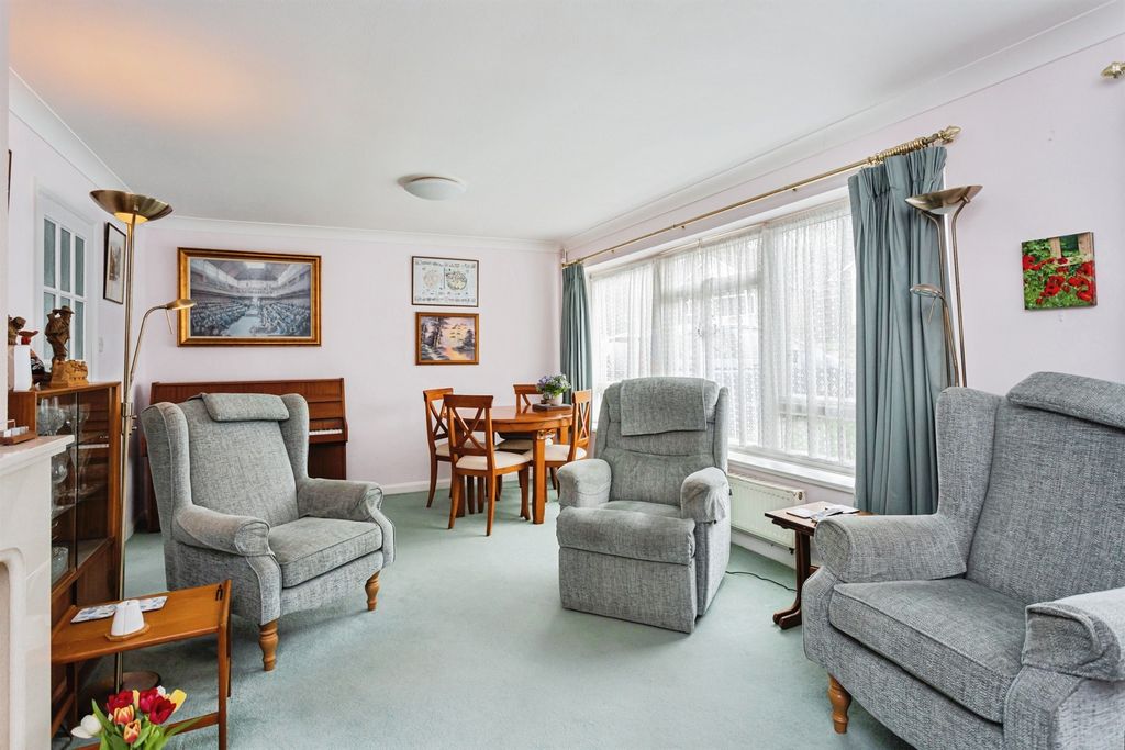 Property photo 3 of 19