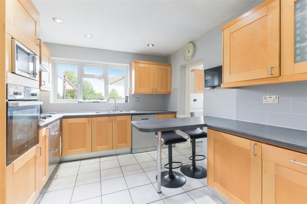 Property photo 3 of 28 Bunbury Way -13.Jpg
