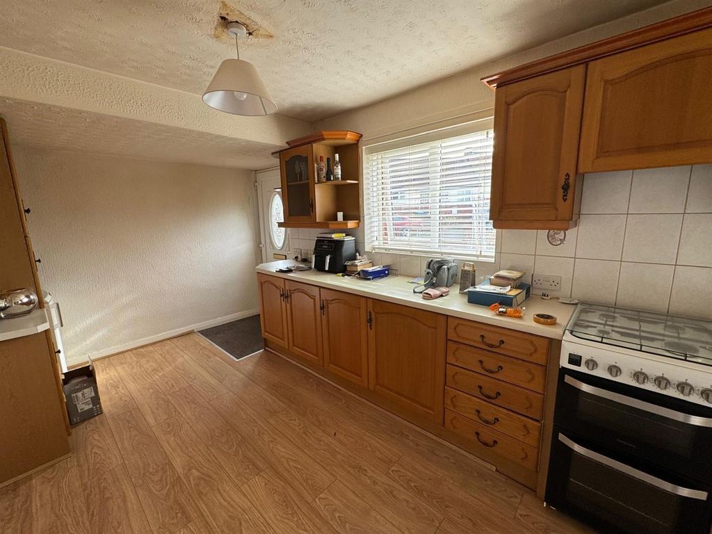 Property photo 2 of 10 Kitchen Diner