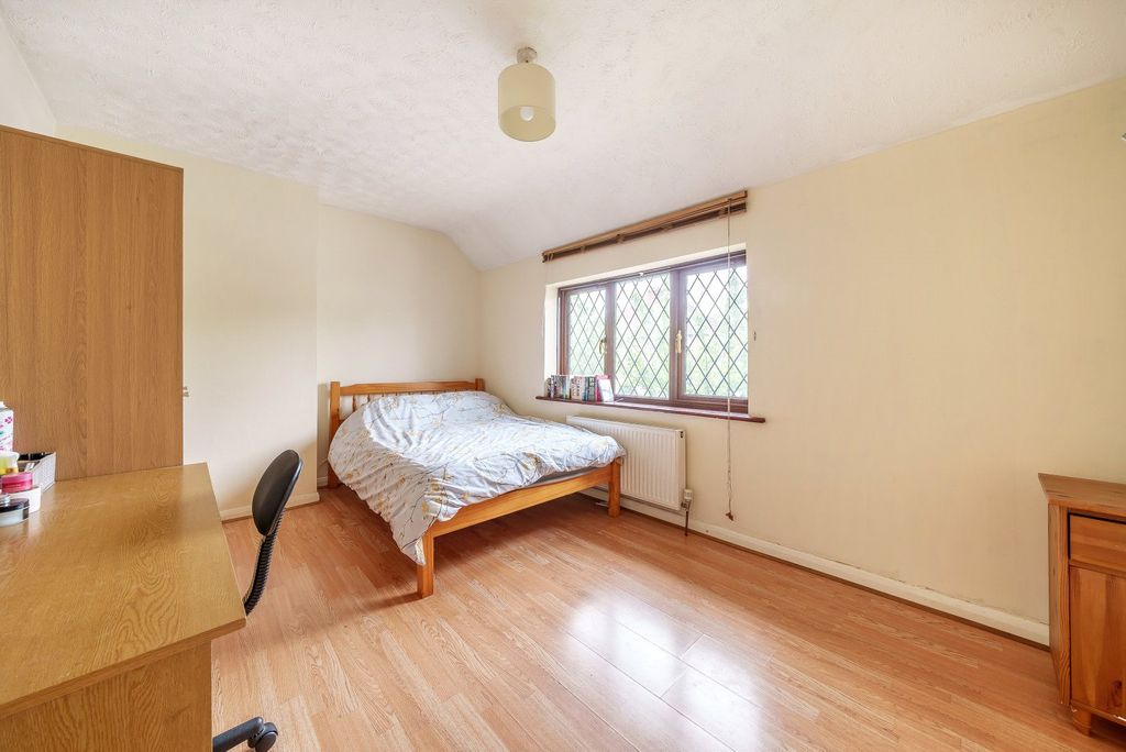 Property photo 3 of 10 Bedroom 1