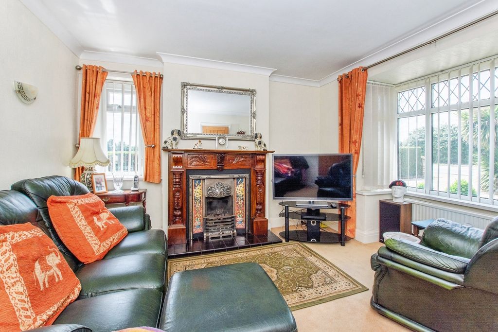 Property photo 3 of 21 Pbox-Img.Jpg