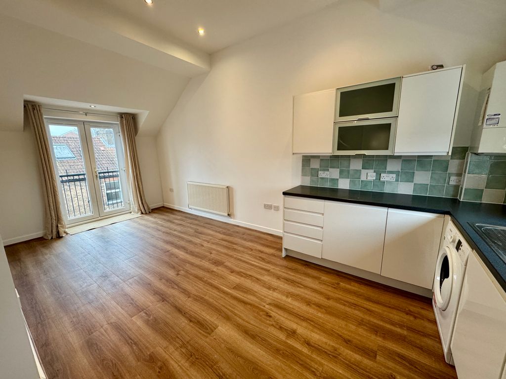 Property photo 3 of 19 Image