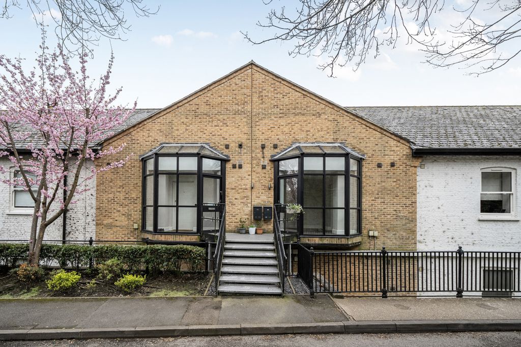 Property photo 2 of 18 1435223-15-69c3B4...