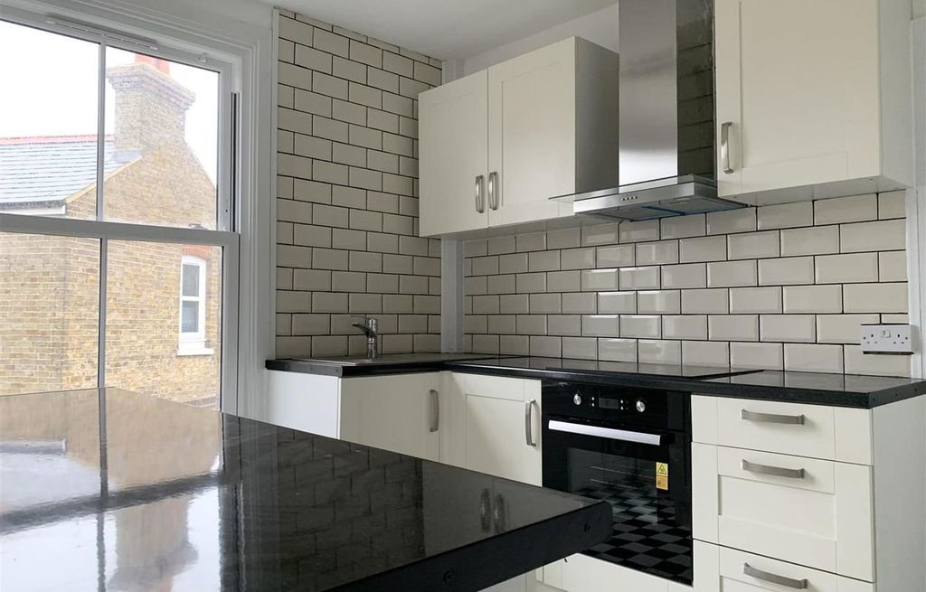 Property photo 2 of 17 Picture No. 03