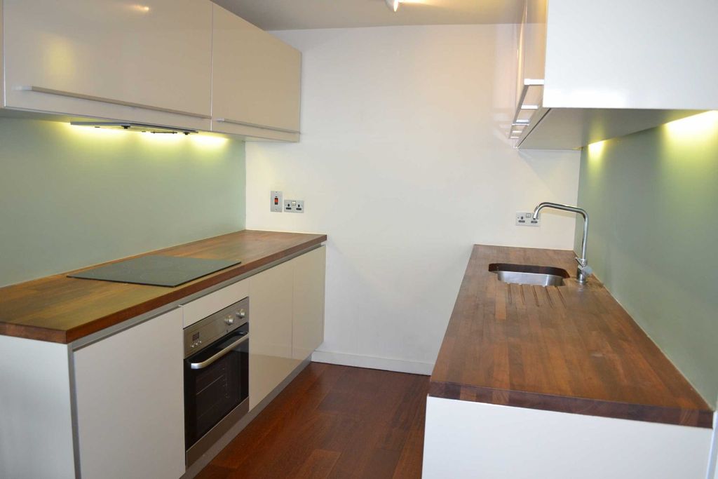 Property photo 3 of 11 Picture No. 01