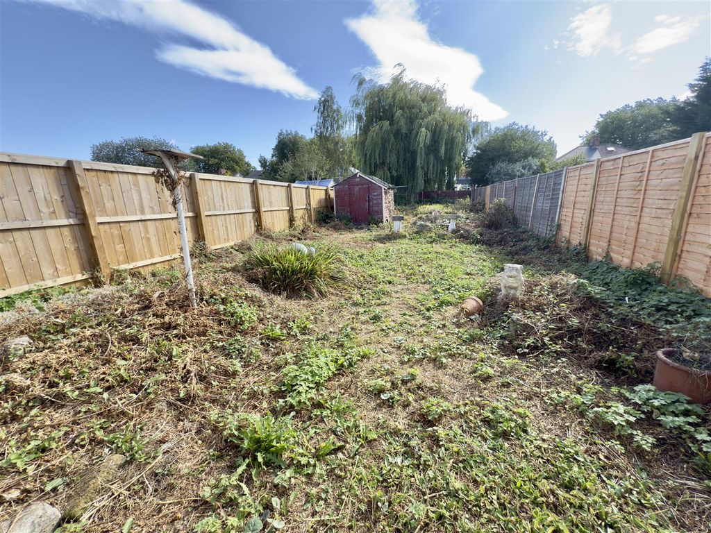 Property photo 2 of 7 Externally