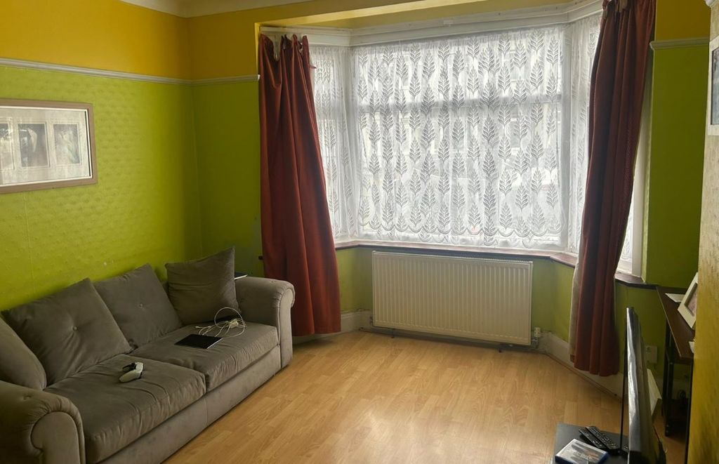 Property photo 3 of 5