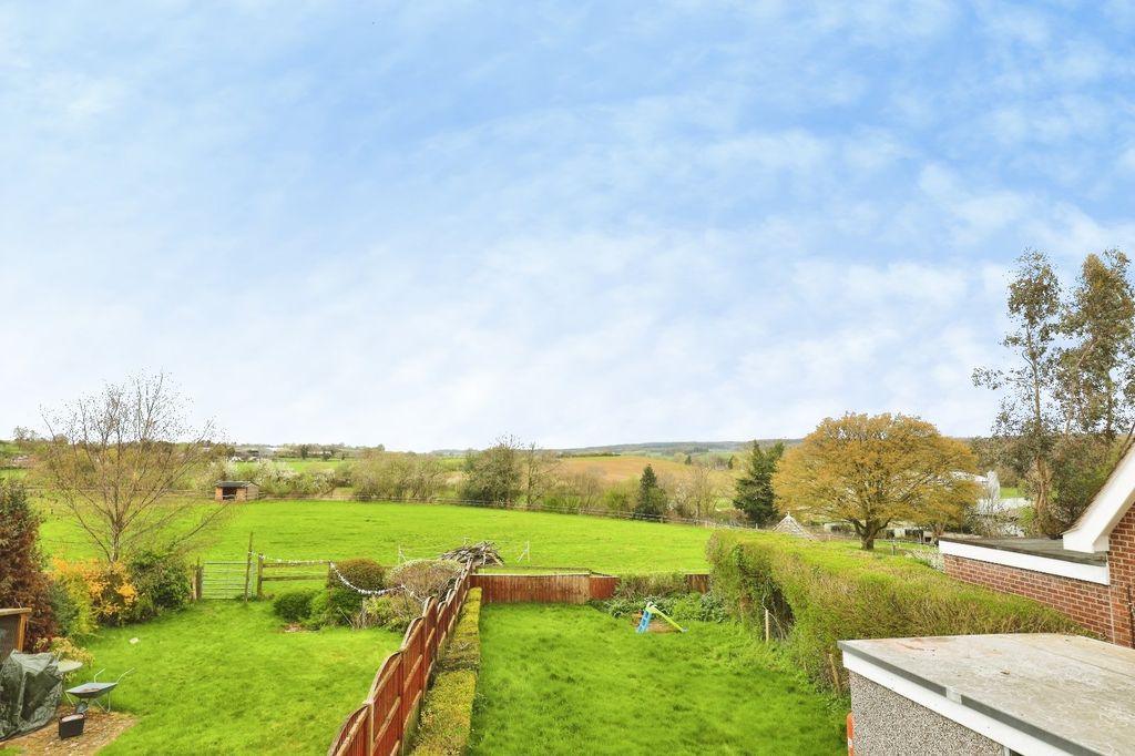 Property photo 3 of 19 Garden