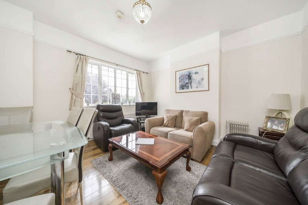 Property photo 2 of 5