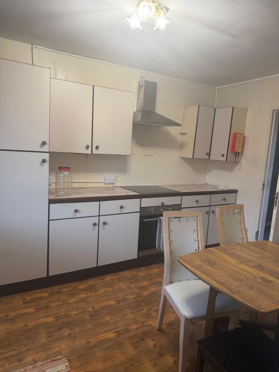 Property photo 3 of 8 Gallery