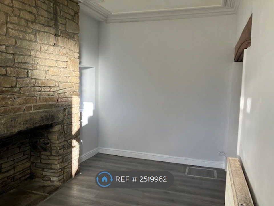 Property photo 2 of 6 Living Room