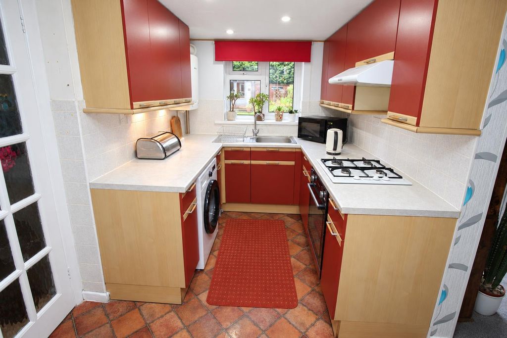 Property photo 3 of 23 Kitchen