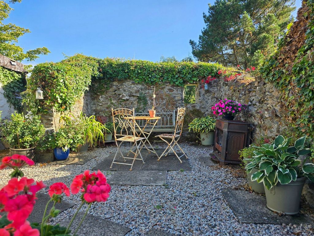 Property photo 2 of 41